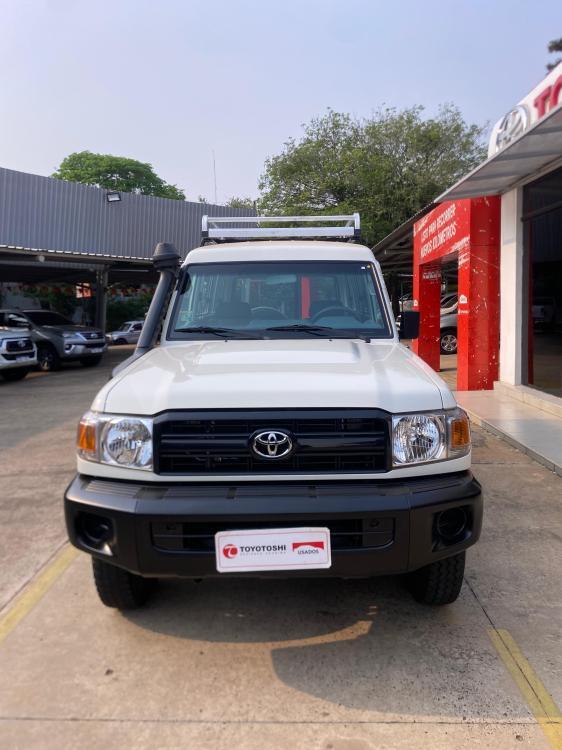 Foto TOYOTA  LAND CRUISER 70