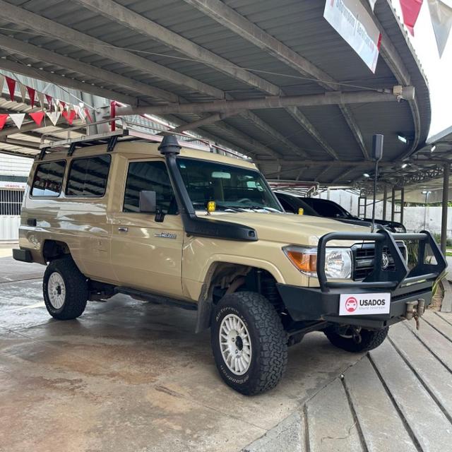 Foto LAND CRUISER 70